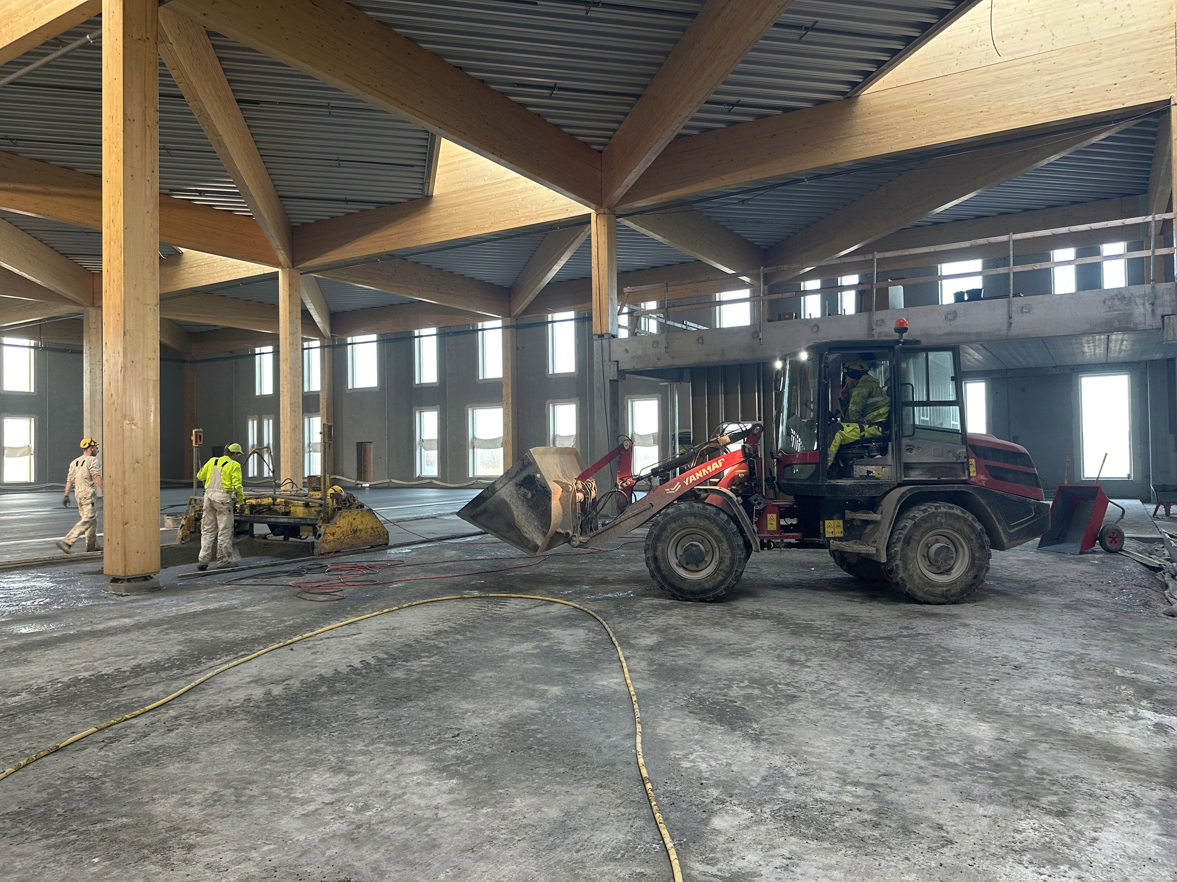 New ware house flooring with teqbase sublayer and teqplan wear layer. Teqbase layer used as building platform