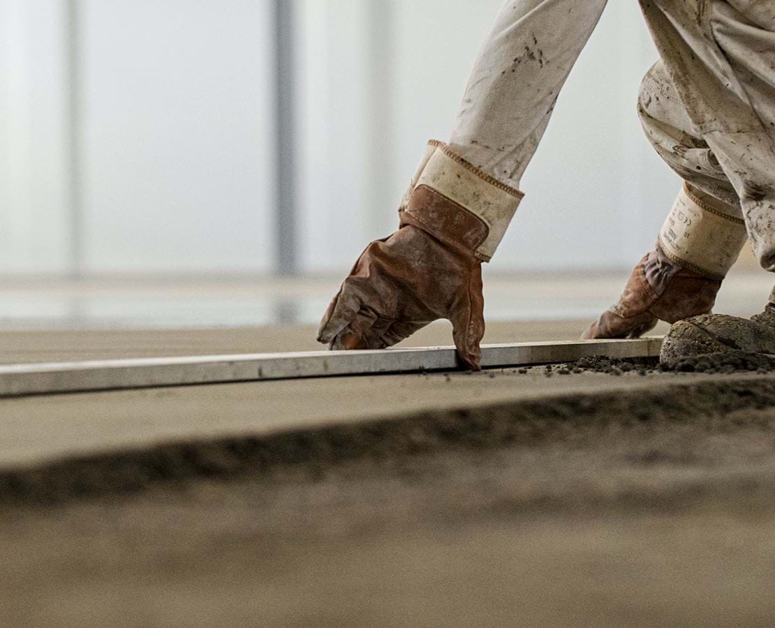 Teqplan planeras och mäts för lagergolv