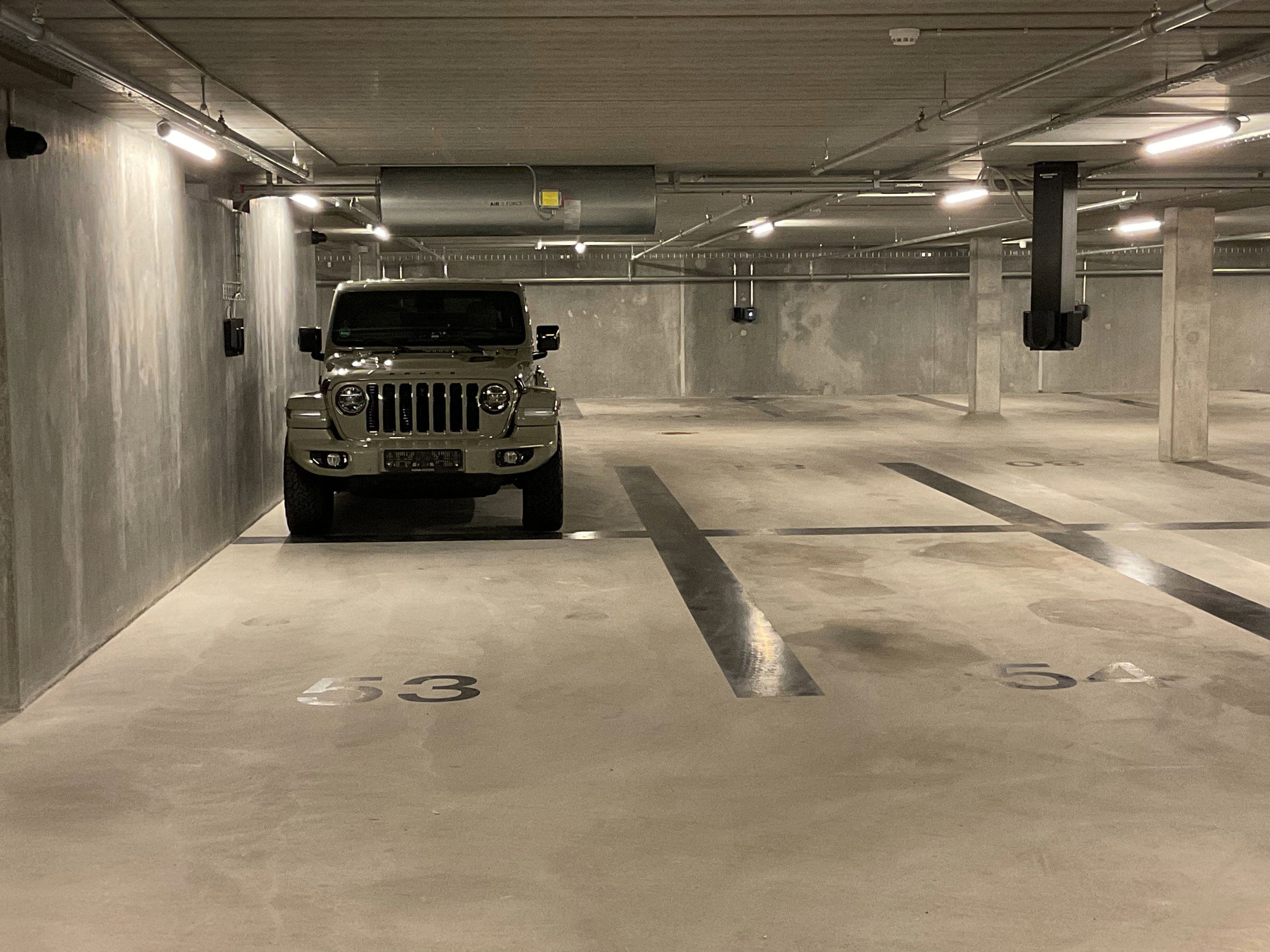 new parking facilities in Hellerup. both conrete at line making done by Teqton. concrete and epoxy. high wear resistant polymer top layer.