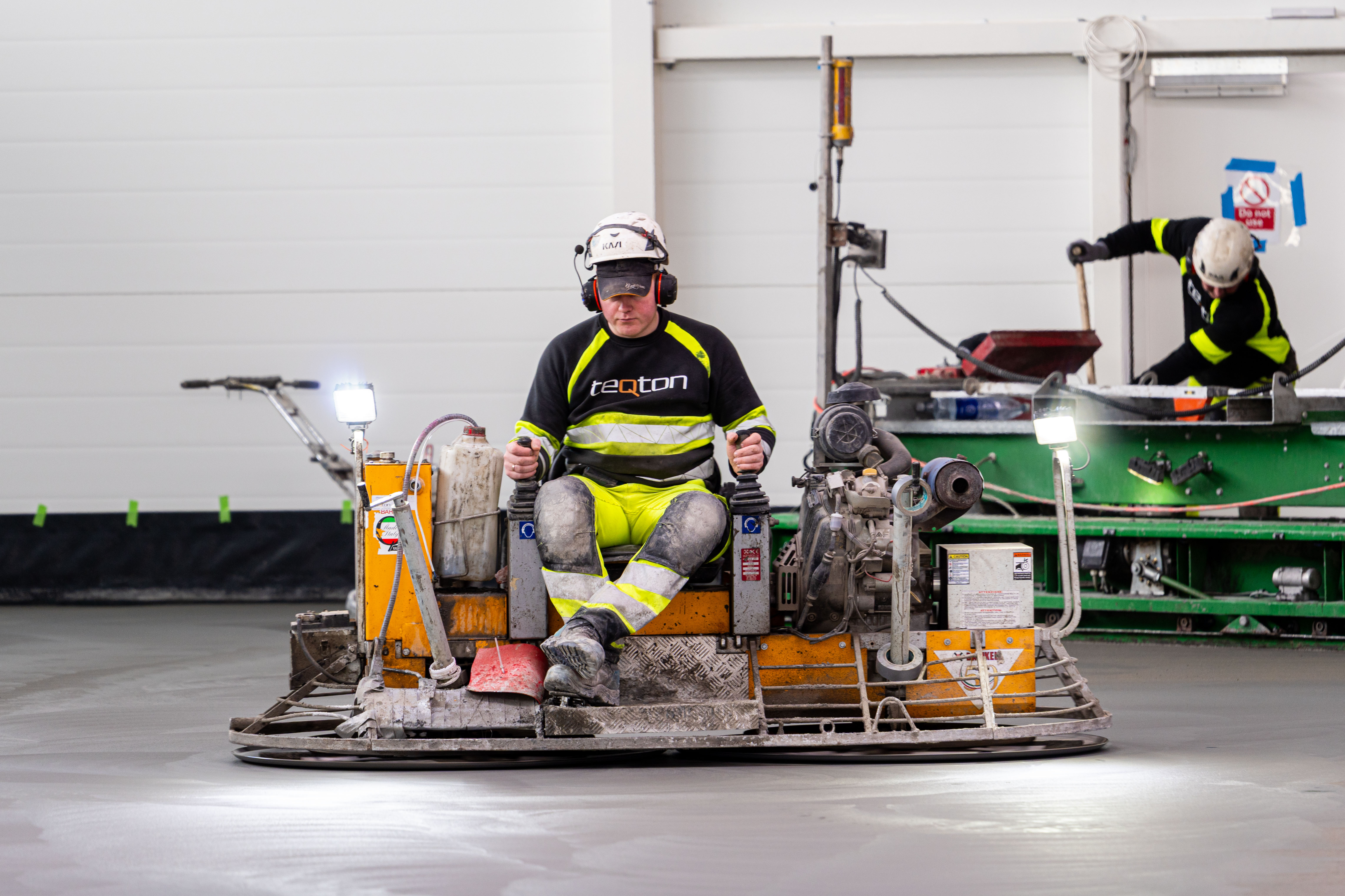 Grinding of the jointless concrete floor